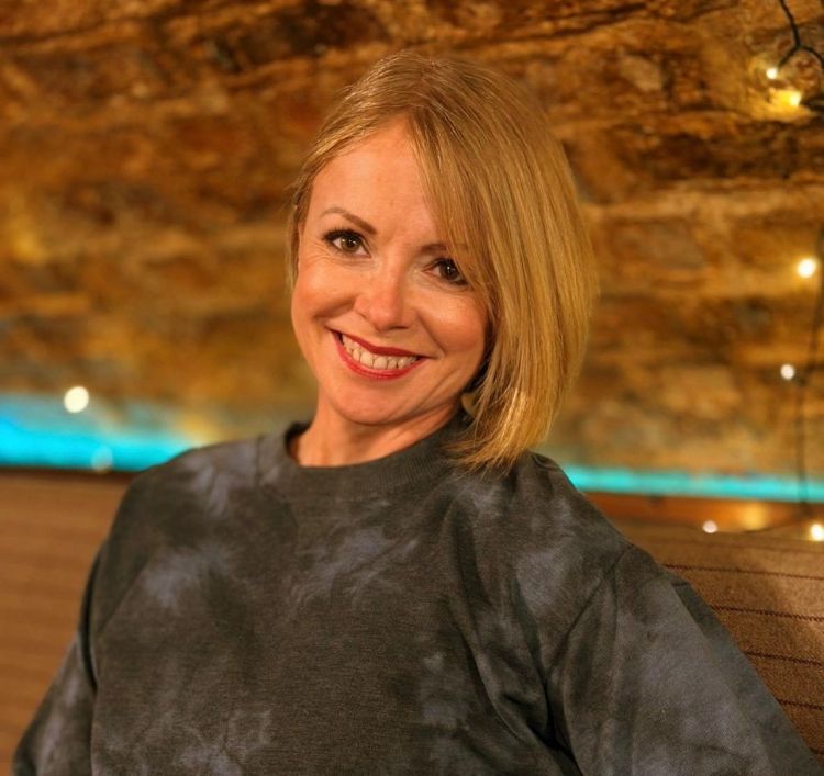 Portrait of Vicki Shortt - Landscape Artist